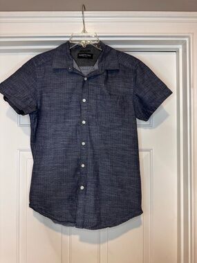 Kenneth Cole Small Mens Blue Textured Button Down Shirt Short Sleeve Casual